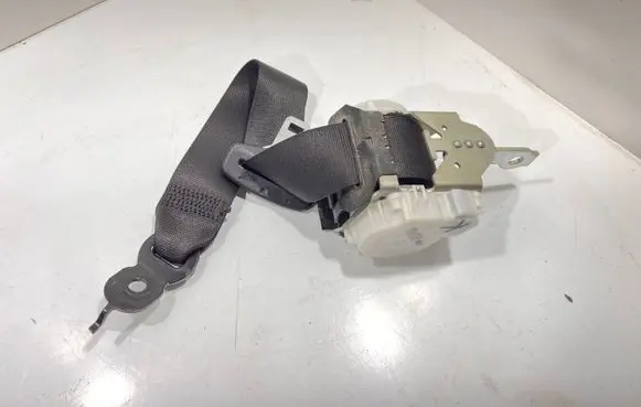 BMW 6 F06 Gran coupe Rear seatbelt 34133149