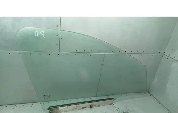 Opel Corsa C Front door window glass four-door