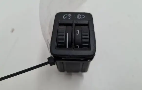 Volkswagen PASSAT B6 Headlight level height control switch 3C0941333