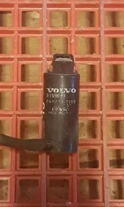 Volvo XC90 Windscreen/windshield washer pump 9169611