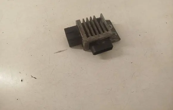 Nissan Navara D23 Glow plug pre-heat relay 271203982R