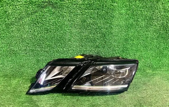 Skoda Octavia Mk3 (5E) Headlight/headlamp 5E1941015E