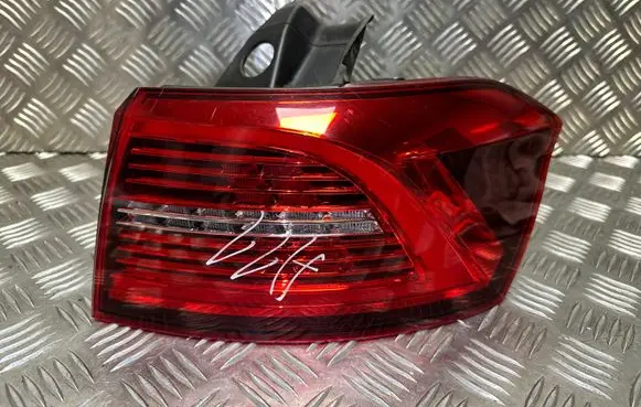 Volkswagen PASSAT B8 Rear/tail lights 3G9945208F