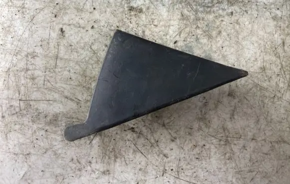 Mitsubishi Pajero Sport I Other front door trim element Mr109273