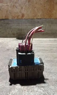 Glow plug pre-heat relay
