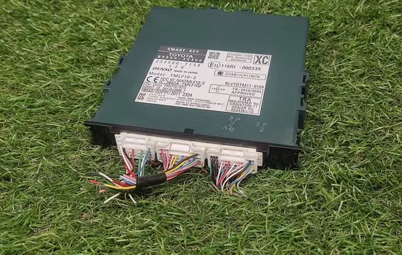 Lexus GS 250 350 300H 450H Door central lock control unit/module 8999030300 2325007133