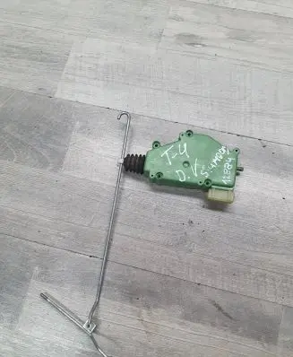 Volkswagen Multivan T4 Central locking motor 701959783 0E2511 403681