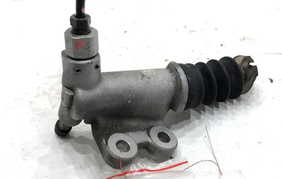 Honda Civic Clutch slave cylinder 