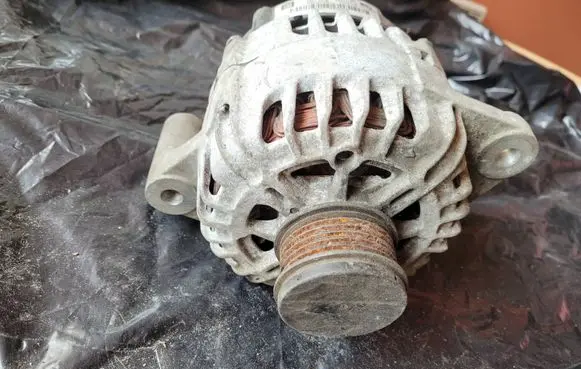 Opel Insignia A Generator/alternator 13588306