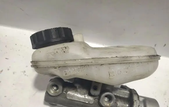 Citroen Berlingo Master brake cylinder 21028799 4601H9