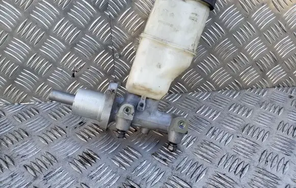 Peugeot 508 Master brake cylinder 9646980980