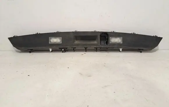 BMW 7 G11 G12 Number plate light 7357105