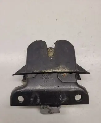 Audi A4 S4 B5 8D Tailgate/trunk/boot lock/catch/latch 8D9827505D