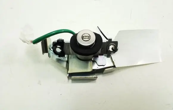 Lexus IS III XE30 Tailgate exterior lock 6905530480