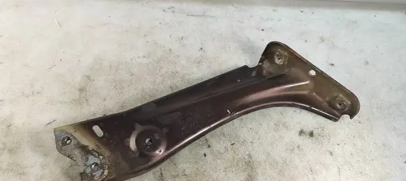 Skoda Octavia Mk3 (5E) Fender mounting bracket 5E0821142 31302