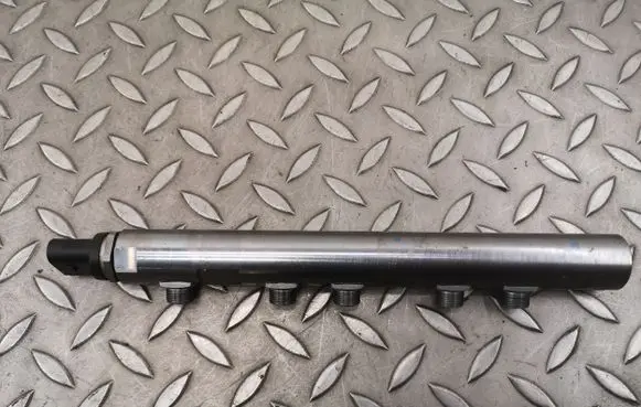 Mini Cooper Countryman R60 Fuel main line pipe 7823460 0445214237