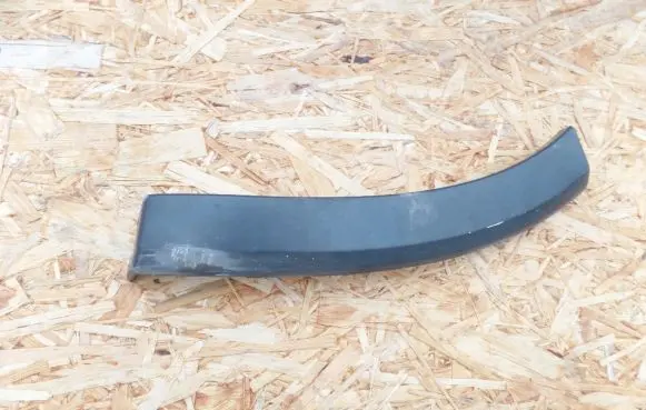 Front bumper splitter molding