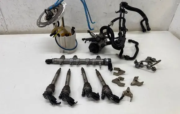Mini Clubman F54 Fuel injection system set 8514154 8514146 8511626