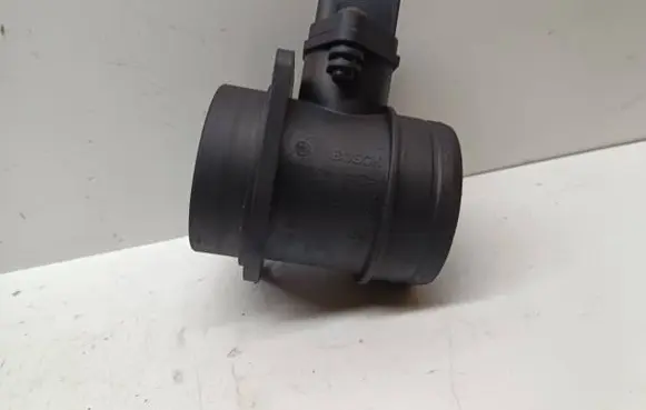 Volkswagen Golf SportWagen Mass air flow meter 0281002531 038906461B