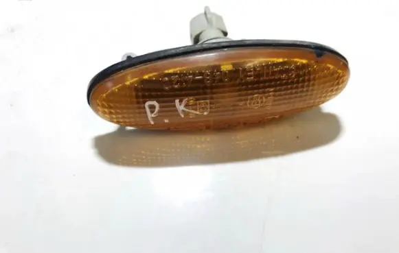 Mazda 323 F Front fender indicator light 0464120 046-4120