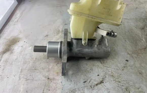 Opel Signum Master brake cylinder 32067070