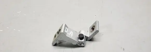 Skoda Kamiq Front door lower hinge A046573 8X4833406A