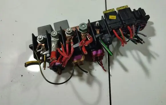 Fuse box set