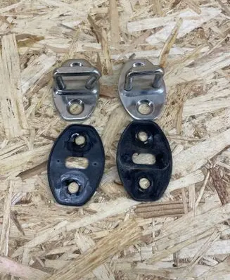Volkswagen PASSAT B6 Front door lock loop/hook striker 3C0837033B