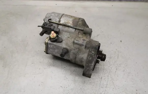 Toyota Yaris Starter motor 2810033050 4280000570