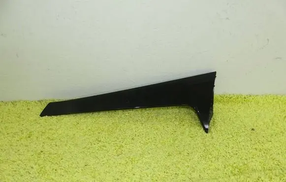 Volkswagen Golf VIII Rear window tailgate spoiler 5H9827939B