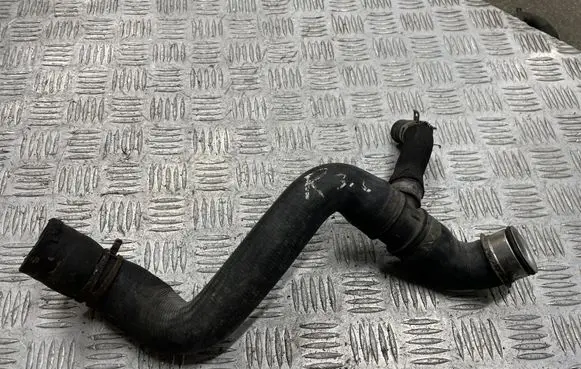 Mercedes-Benz R W251 Engine coolant pipe/hose