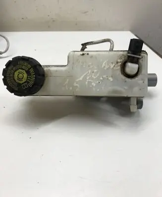Renault Megane III Master brake cylinder 9R460910000
