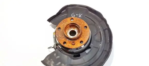 Rear wheel hub