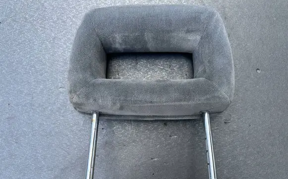 Nissan Patrol Y60 Front seat headrest 8640001J76
