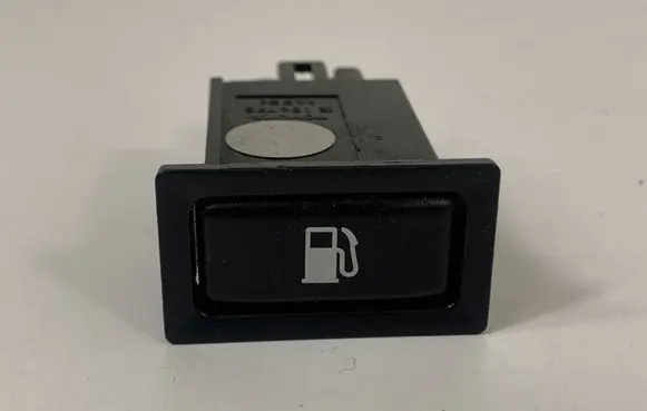 Toyota Avensis T250 Fuel tank opening switch 156795