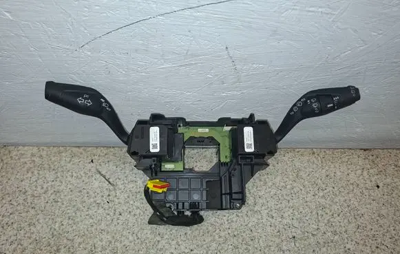 Ford Focus Wiper turn signal indicator stalk/switch F1ET13N064AB 14DCC050407ABCZ FBYDA