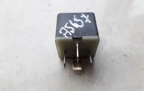 Audi A6 S6 C4 4A Other relay 431951253