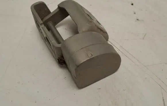 Renault Megane II Front door lower hinge 