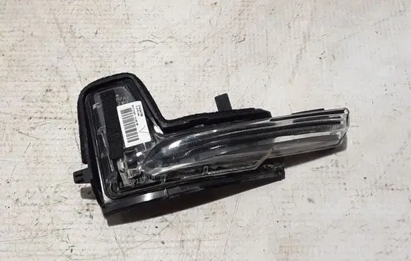 Volvo XC60 Mirror indicator light 31385685