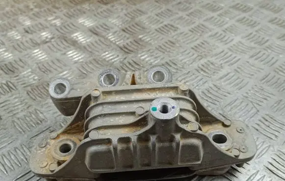 MG ZS Engine mount bracket 10231482 20230717
