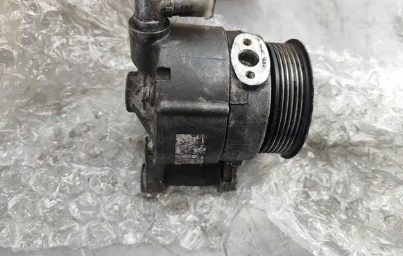 Land Rover Range Rover Velar Power steering pump LR035471