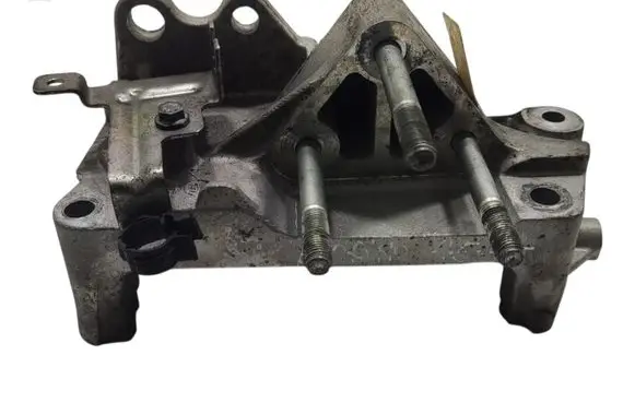 Fiat Fiorino Engine mounting bracket