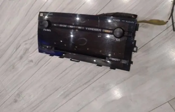 Toyota Prius (XW10) Radio/CD/DVD/GPS head unit 86120-47240-l