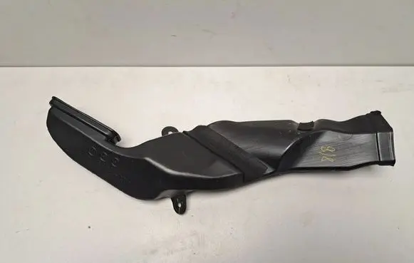 BMW X7 G07 Cabin air duct channel 7466095