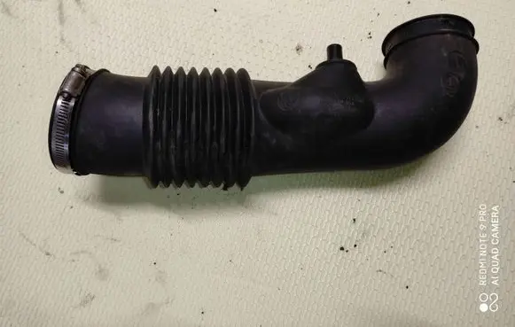 Cadillac SRX Air intake duct part 25733251
