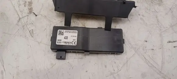 Opel Insignia A Door central lock control unit/module 13501980 F00HJ00471