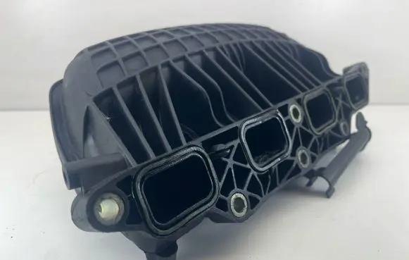 Volkswagen Touran I Intake manifold 03C129711Q