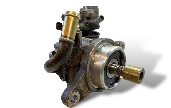 Nissan X-Trail T30 Power steering pump 8H800 3Z251096