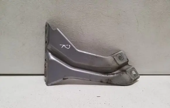 Audi A1 Fender mounting bracket 8X0821136A