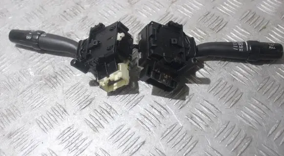 Toyota Avensis T250 Wiper turn signal indicator stalk/switch 8465205140